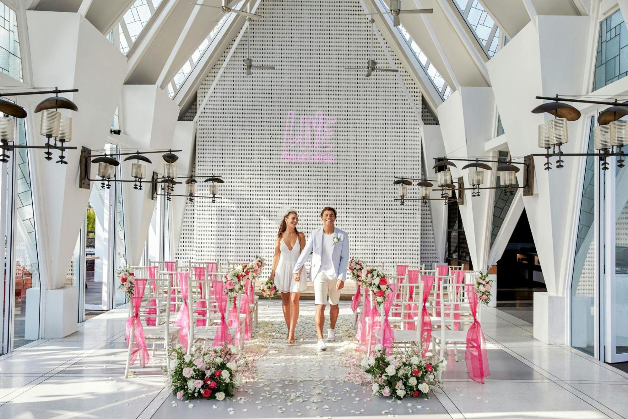 Aloft Bali Seminyak Hotel Екстериор снимка